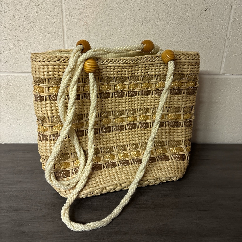Woven straw Worthington women’s shoulder bag